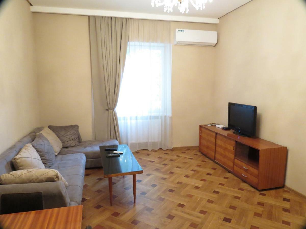 Three Rooms Apartment Tbilisi Exterior photo
